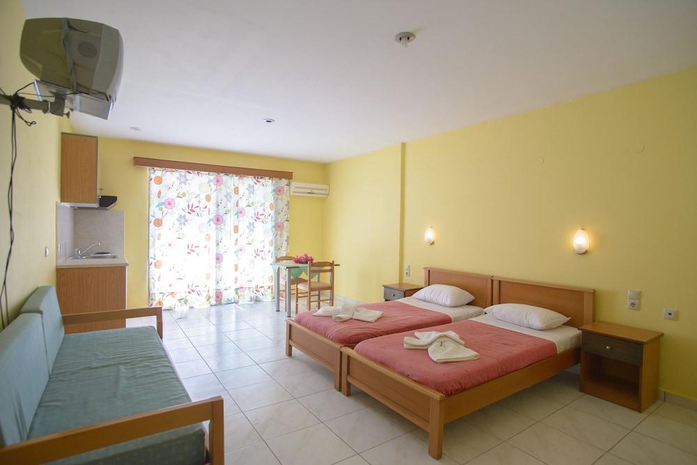 Polyxeni Aparthotel Сидарион Экстерьер фото